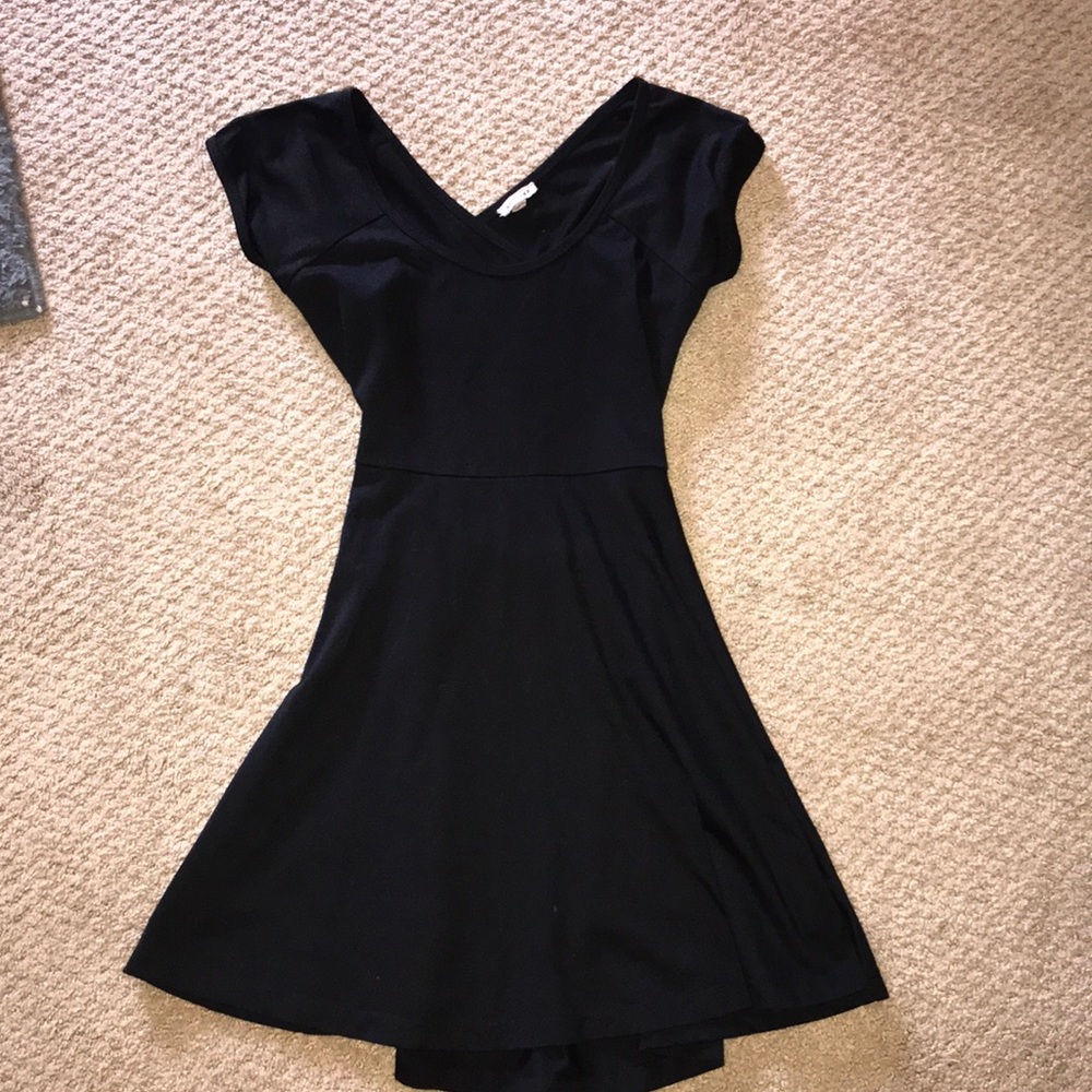 En creme baby doll dress